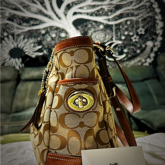 Vintage Coach Signature Brown and Tan Shoulder Bag - Picture 12 of 16